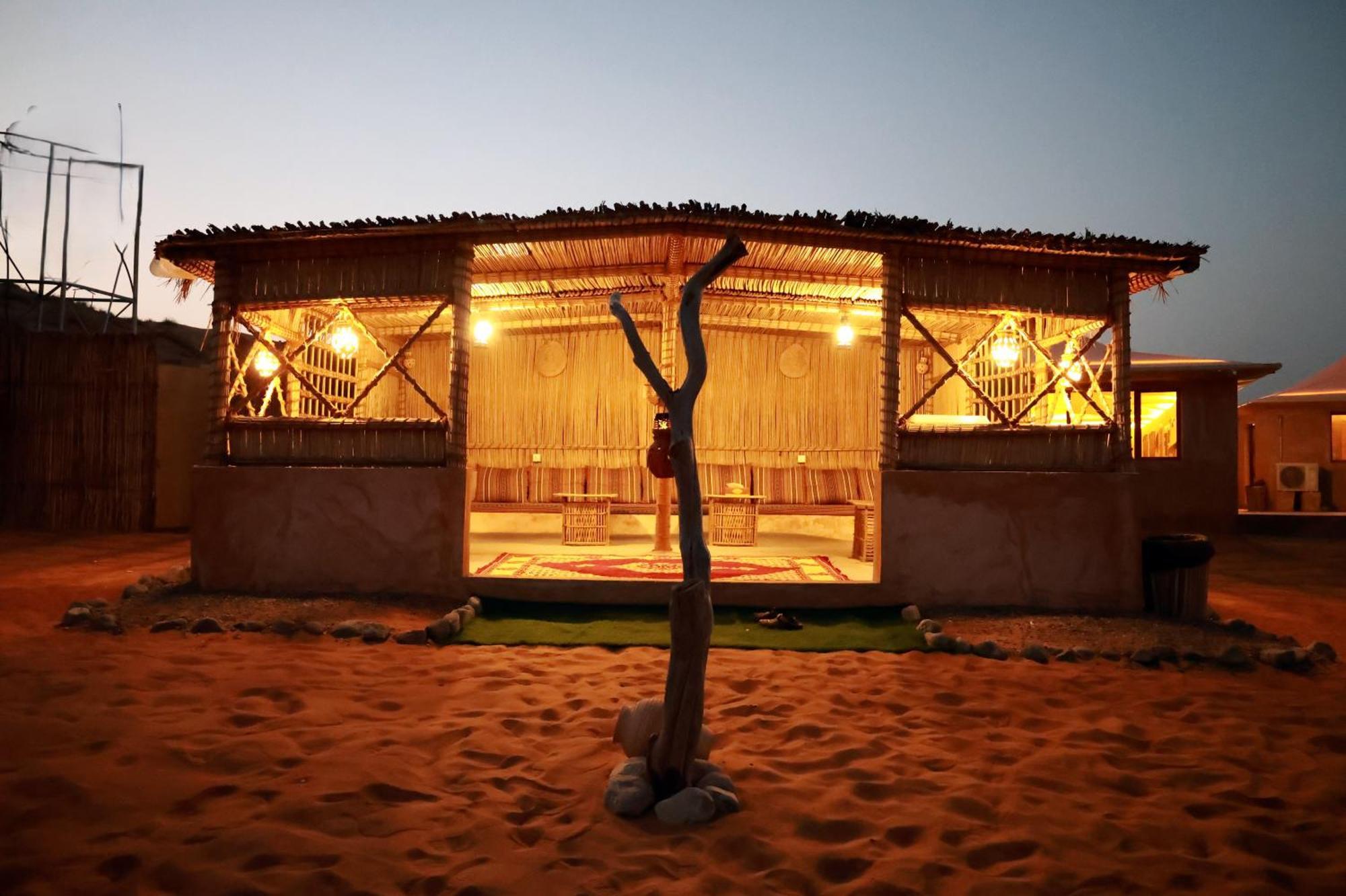 แซนด์ ดีไลท์ แคมป์ Hotel Al Wasil ภายนอก รูปภาพ