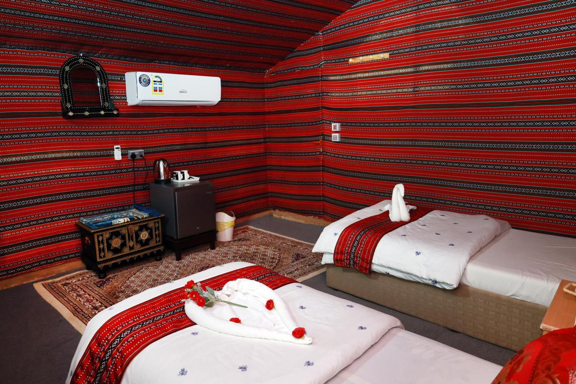 แซนด์ ดีไลท์ แคมป์ Hotel Al Wasil ภายนอก รูปภาพ